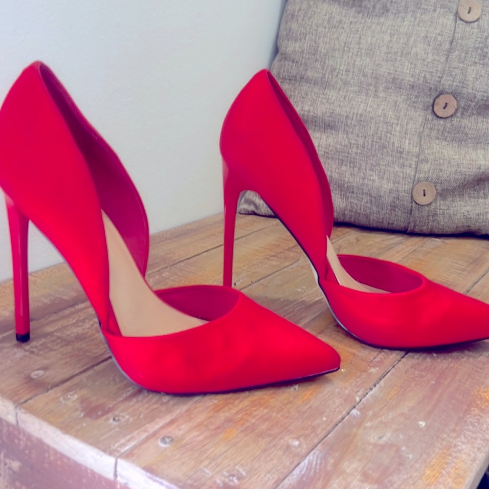 Red stilettos by Shoedazzle size 9